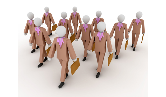 歩く / キャリアウーマン / イラスト素材/無料で使える/ビジネスシーン/経営 - イラスト/写真/フリー素材/クリップアート/フォト/商用使用OK